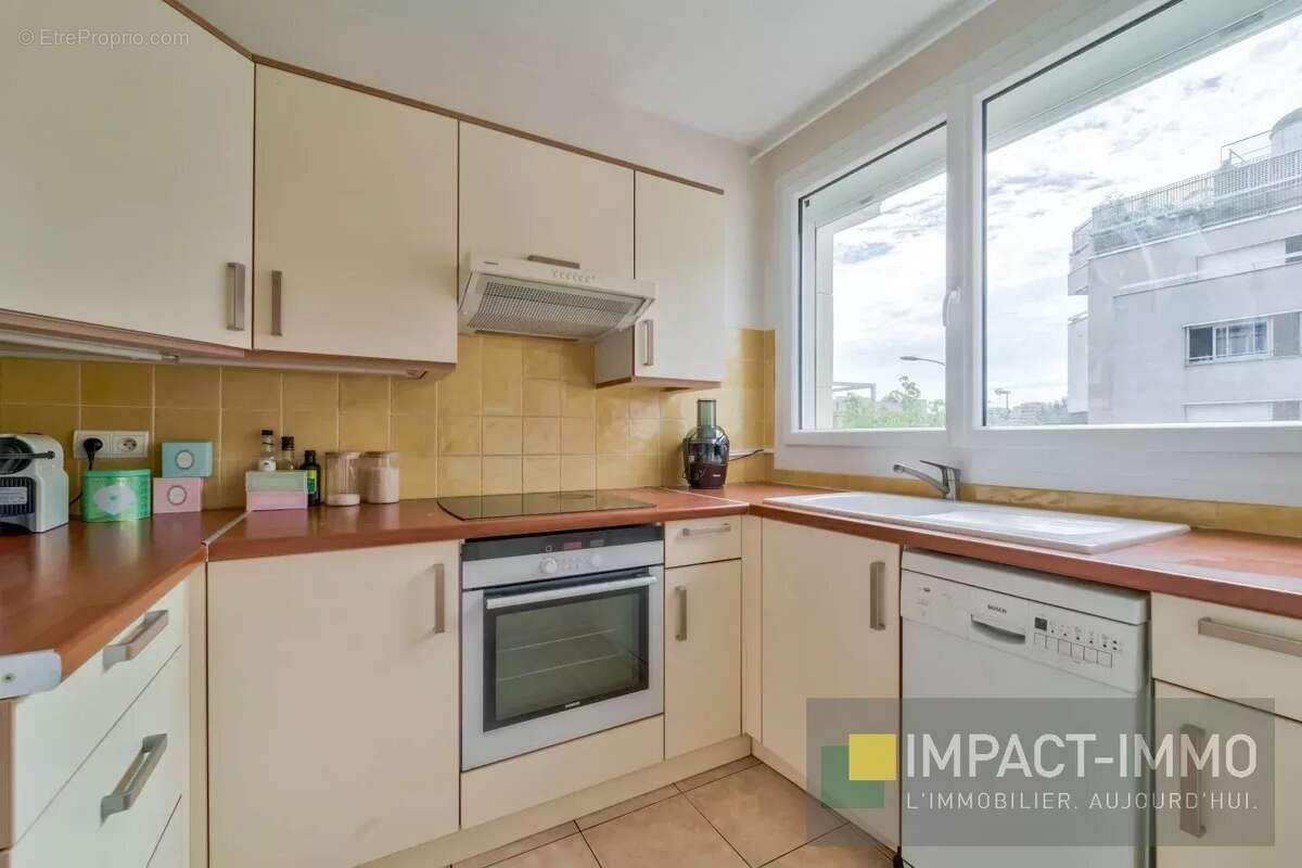 Appartement à COURBEVOIE