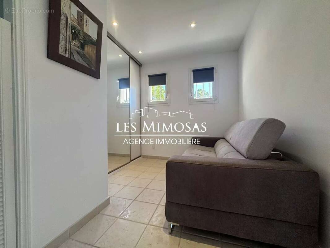 Maison à ROQUEBRUNE-SUR-ARGENS