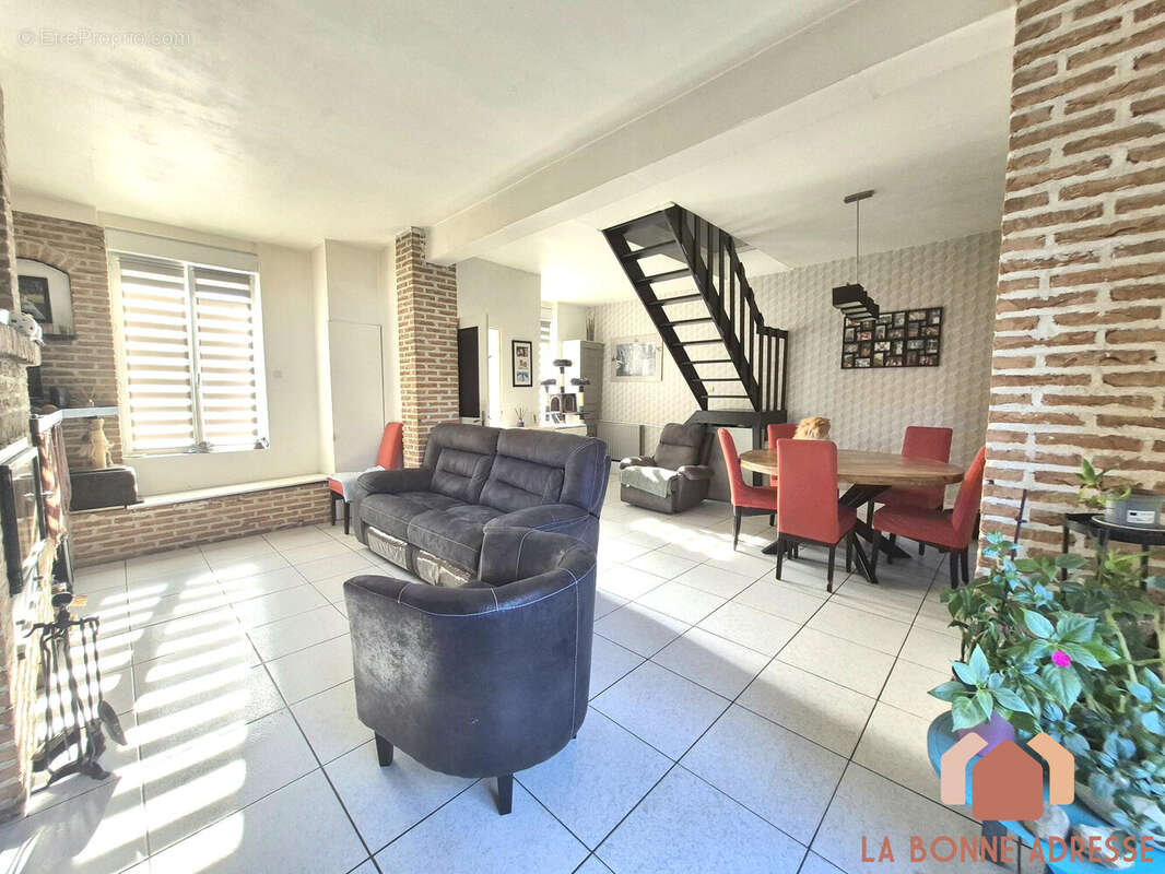 salon vue entrée - Maison à WATTRELOS