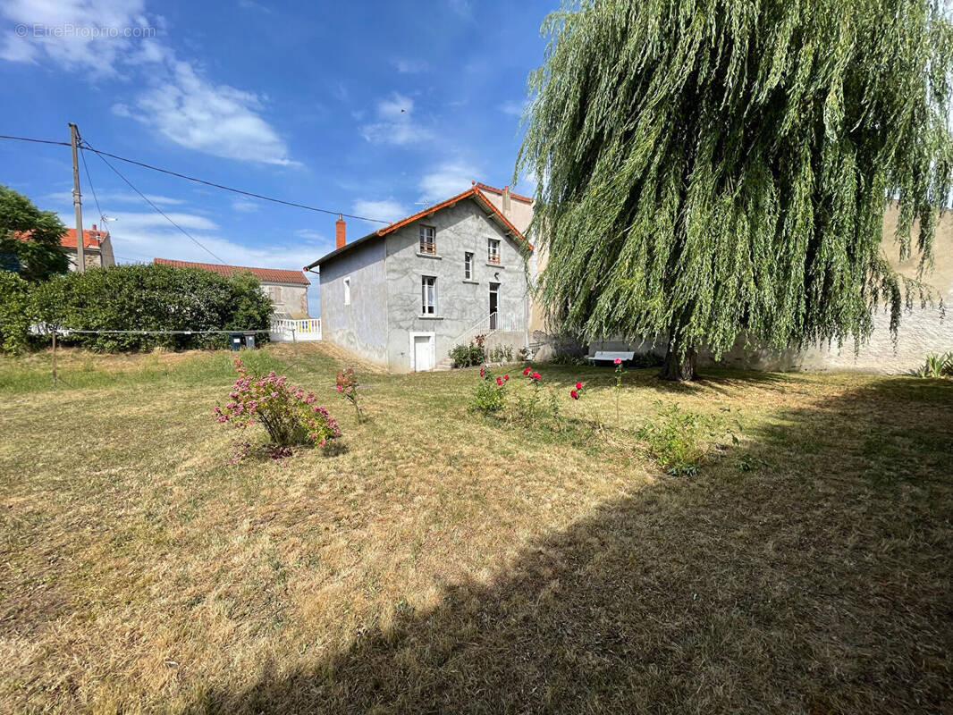 Maison à BOURNONCLE-SAINT-PIERRE