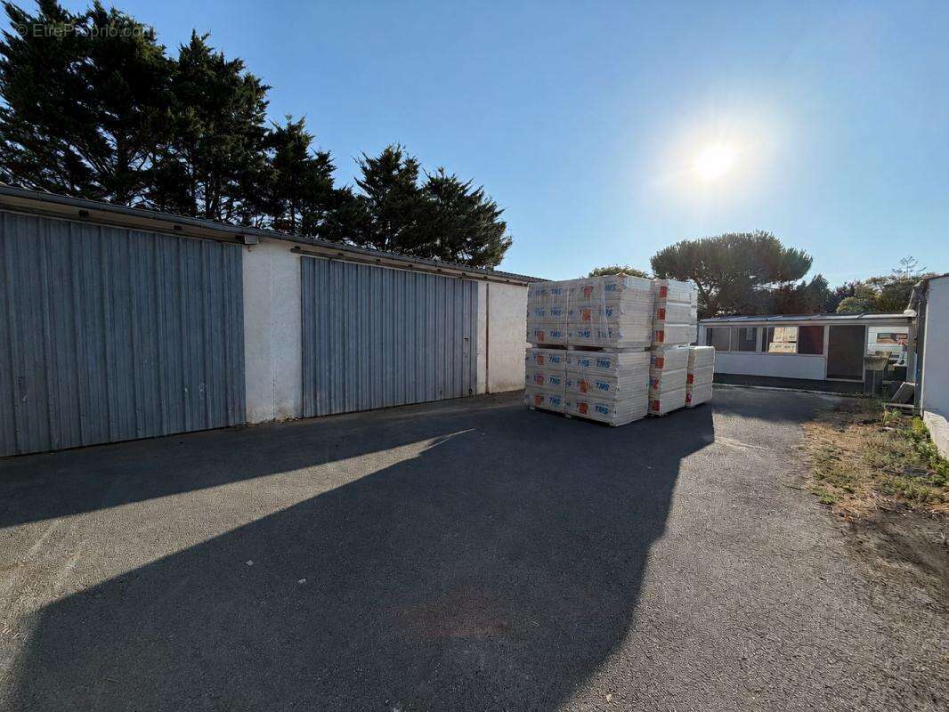 Aytré – ensemble immobilier à vocation professionnelle avec maison d’habitation - photo 23