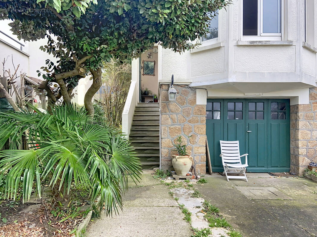 Maison à DONVILLE-LES-BAINS