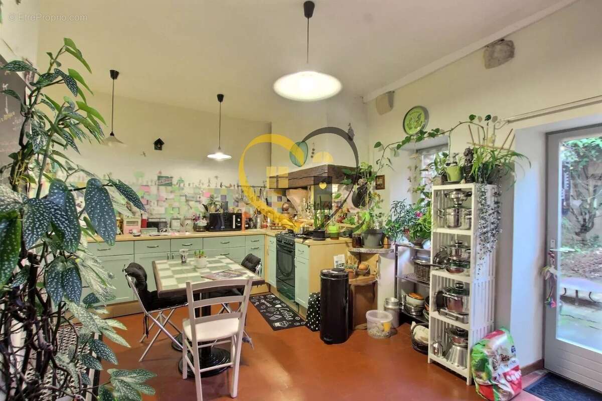 Maison à LA CHAPELLE-D&#039;ANGILLON