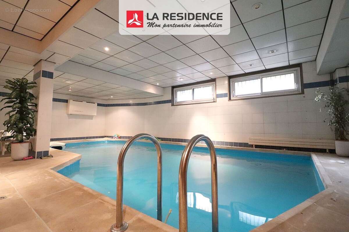 Maison 248 m² à Argenteuil  - photo 2