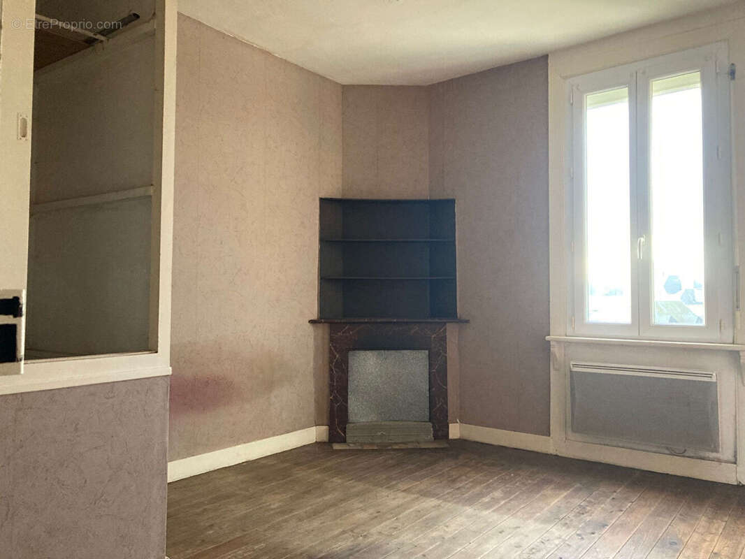 Maison à DONVILLE-LES-BAINS