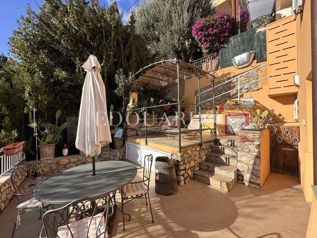 Appartement à ROQUEBRUNE-CAP-MARTIN