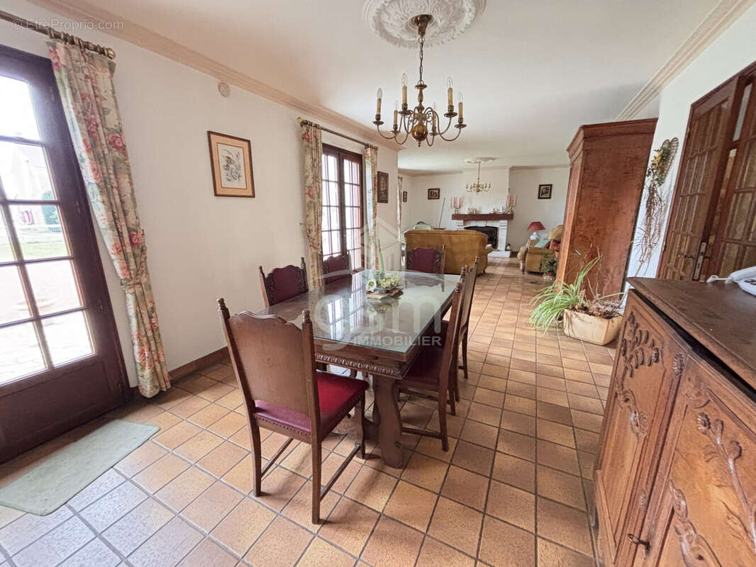 Maison à NOYANT-DE-TOURAINE