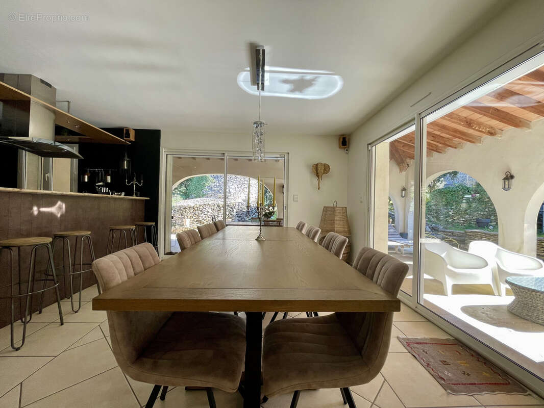 Maison à PERNES-LES-FONTAINES