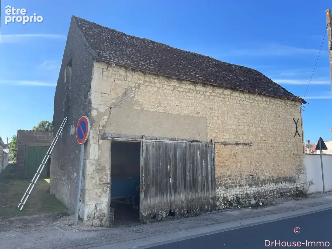 Terrain à DANGE-SAINT-ROMAIN