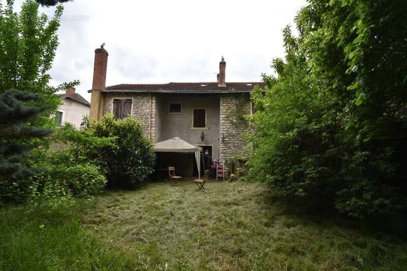 Maison à LE PONT-CHRETIEN-CHABENET