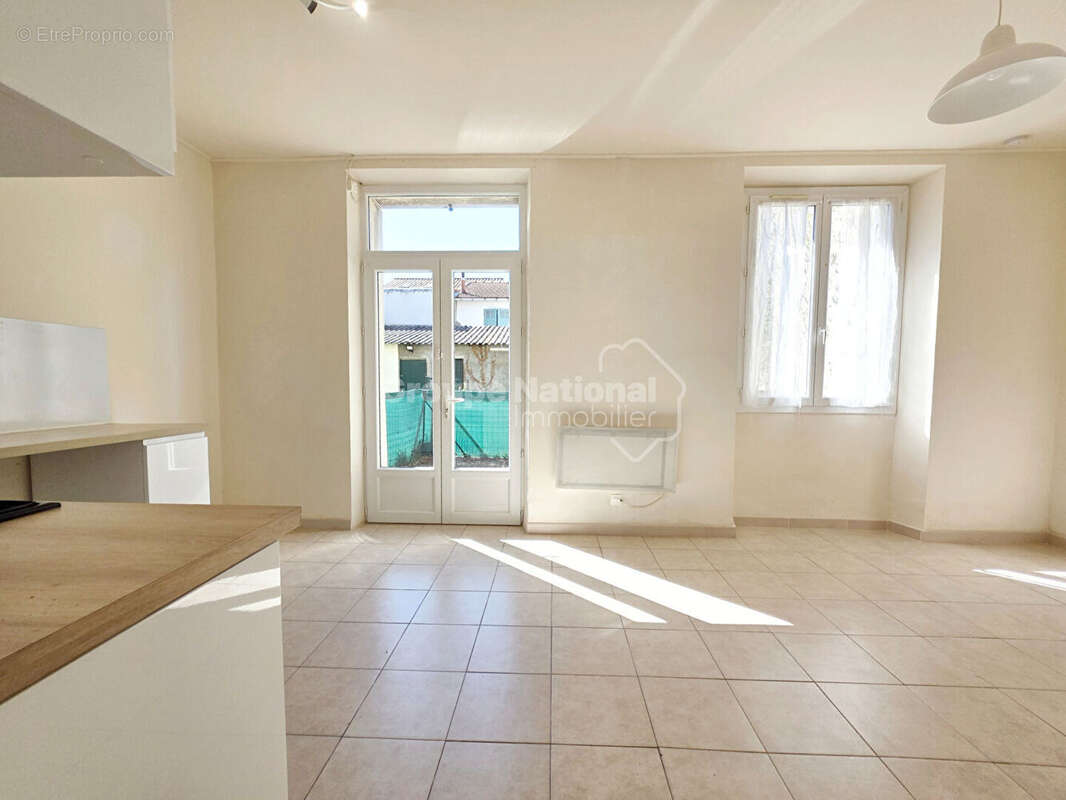 À vendre : Appartement 3 pièces à Miramas avec jardin - photo 12