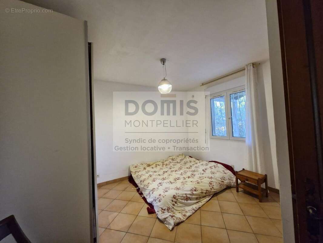 Maison à VIC-LA-GARDIOLE