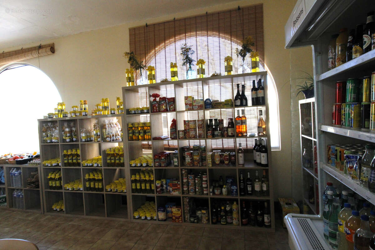 Commerce à TANNERON