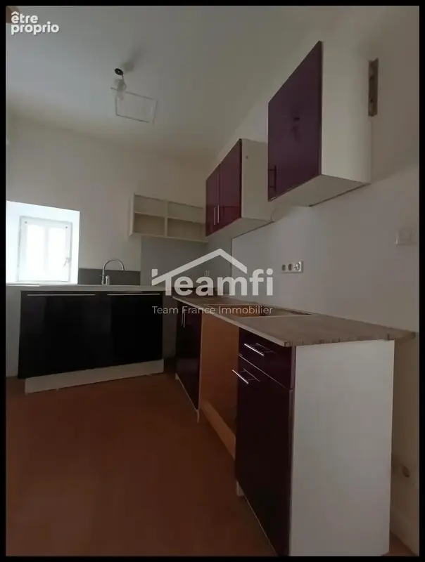 Appartement 300 m² à Thiers  - photo 2