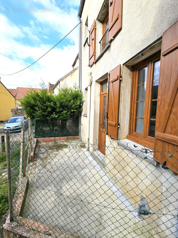 Maison à FAREMOUTIERS