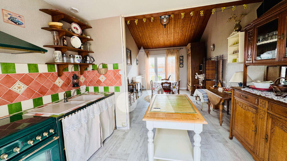 Maison  + studio + 2 garages + jardin - photo 6