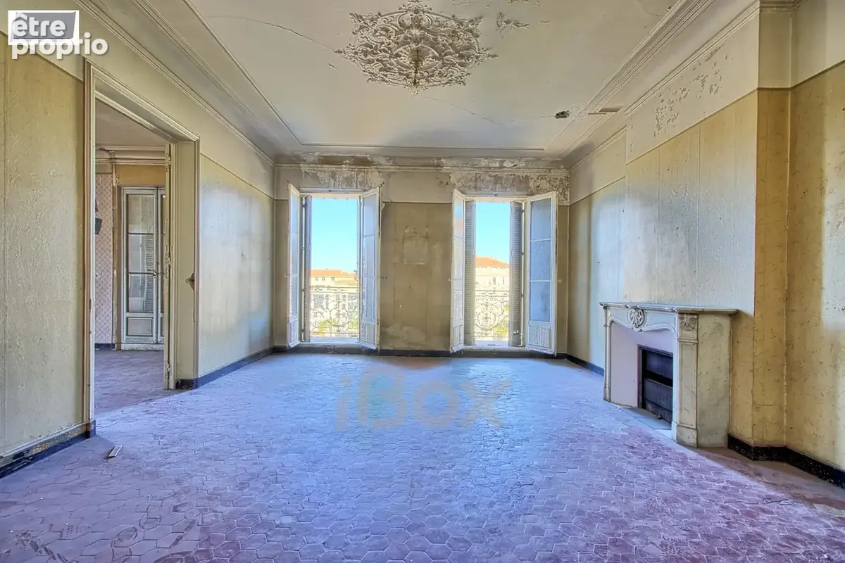 Toulon centre place de la liberte - appartements a rehabiliter - photo 4