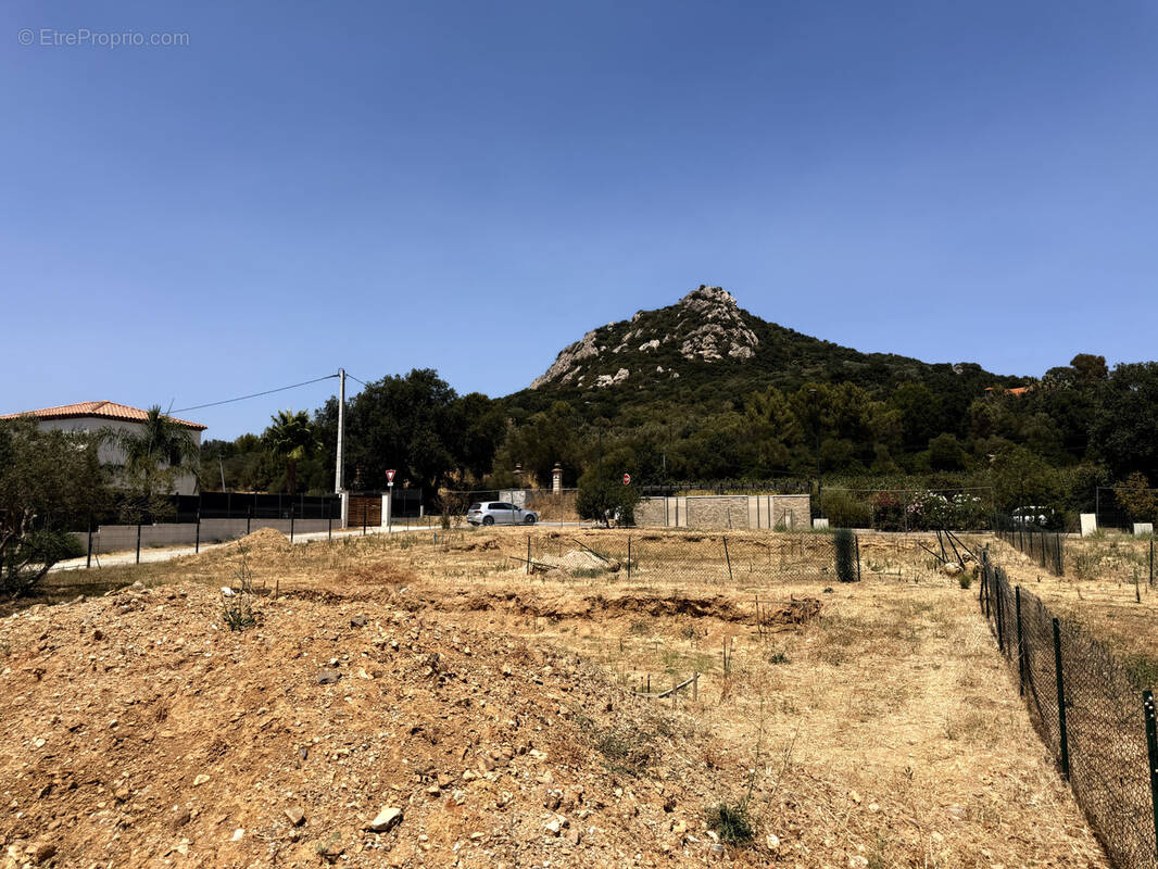 Terrain à HYERES