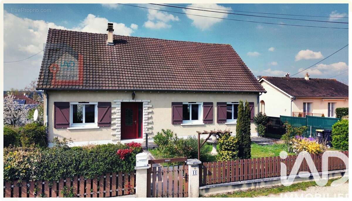 Photo 2 - Maison à FUSSY