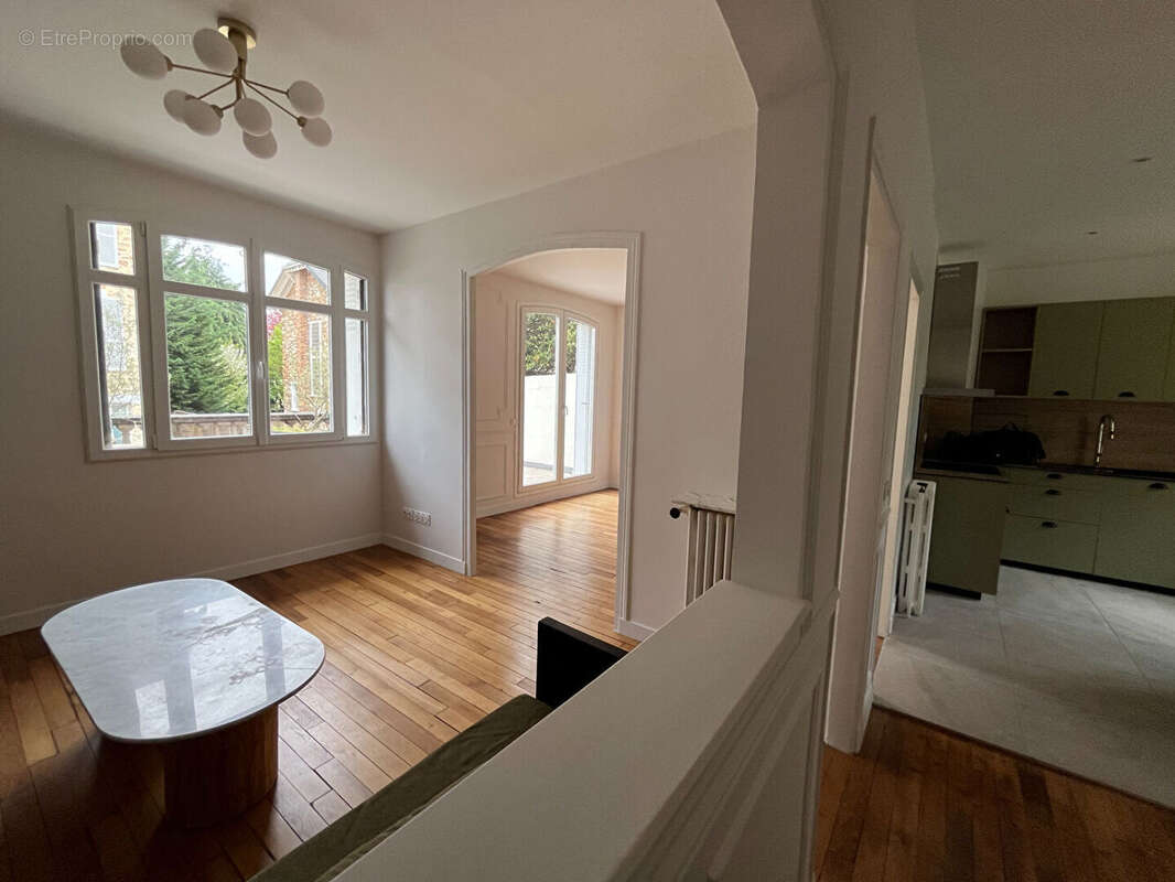 Appartement Chaville 4 pièce(s) 80 m2 terrasses jardin - photo 7