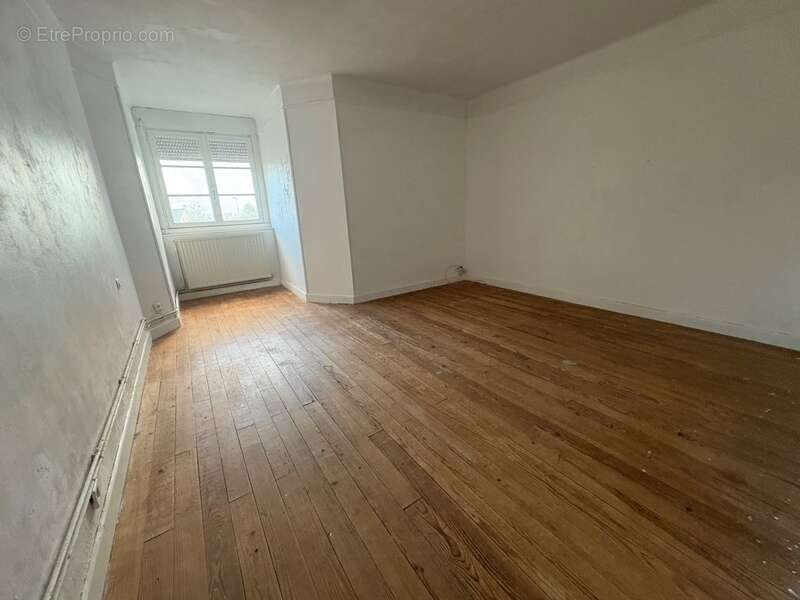 Maison à LA CHAPELLE-EN-JUGER