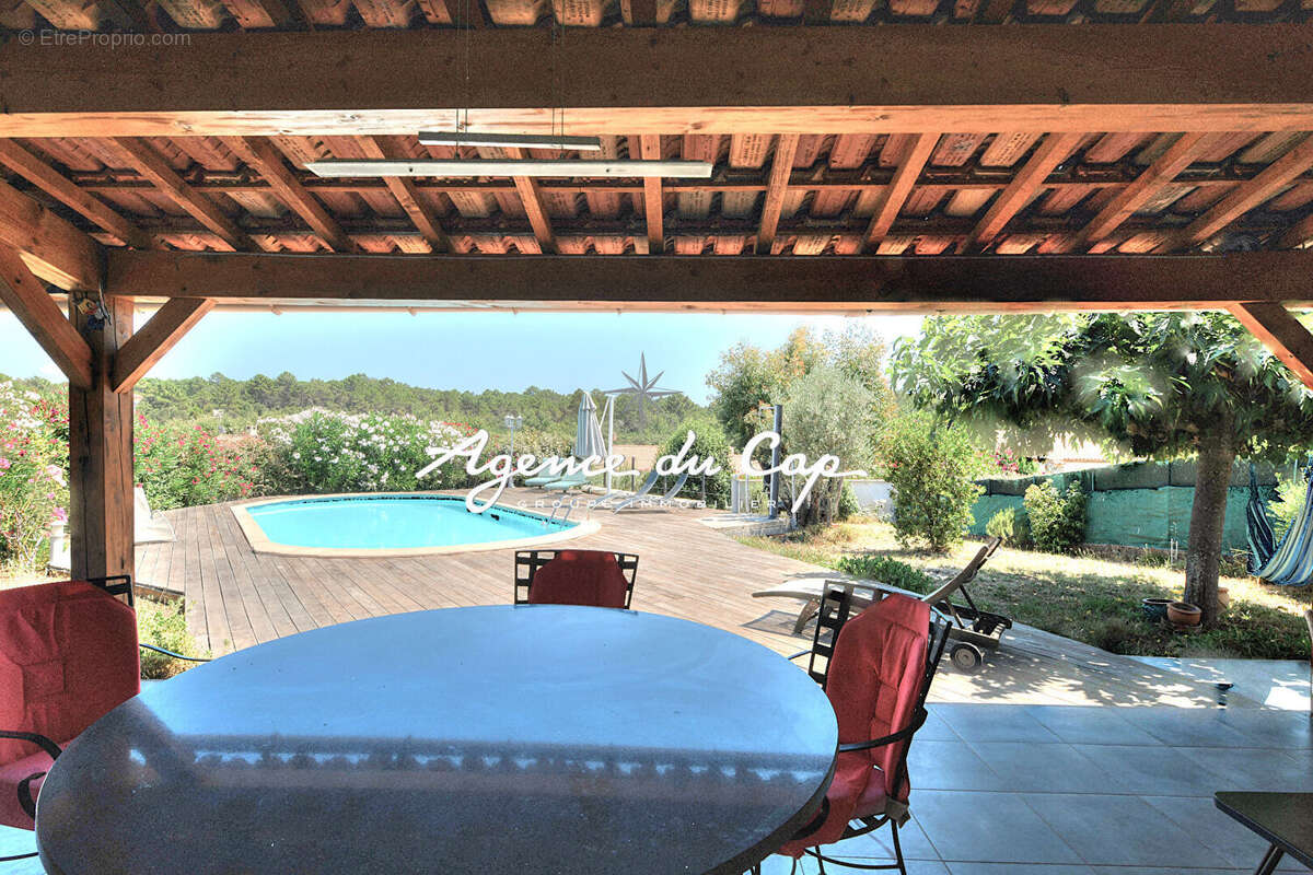 Maison à ROQUEBRUNE-SUR-ARGENS