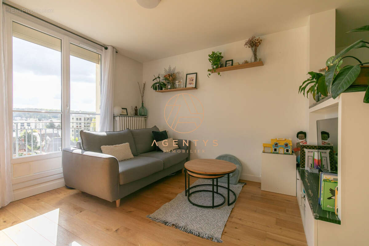 Appartement à SAINT-MAUR-DES-FOSSES