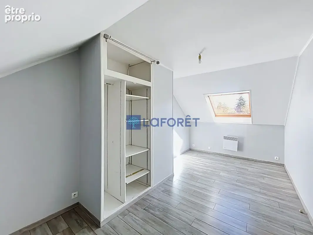 Maison 6 pièces 4 chambres - Quartier des fleurs - SAINT-PIERRE-DU-PERRAY - photo 17