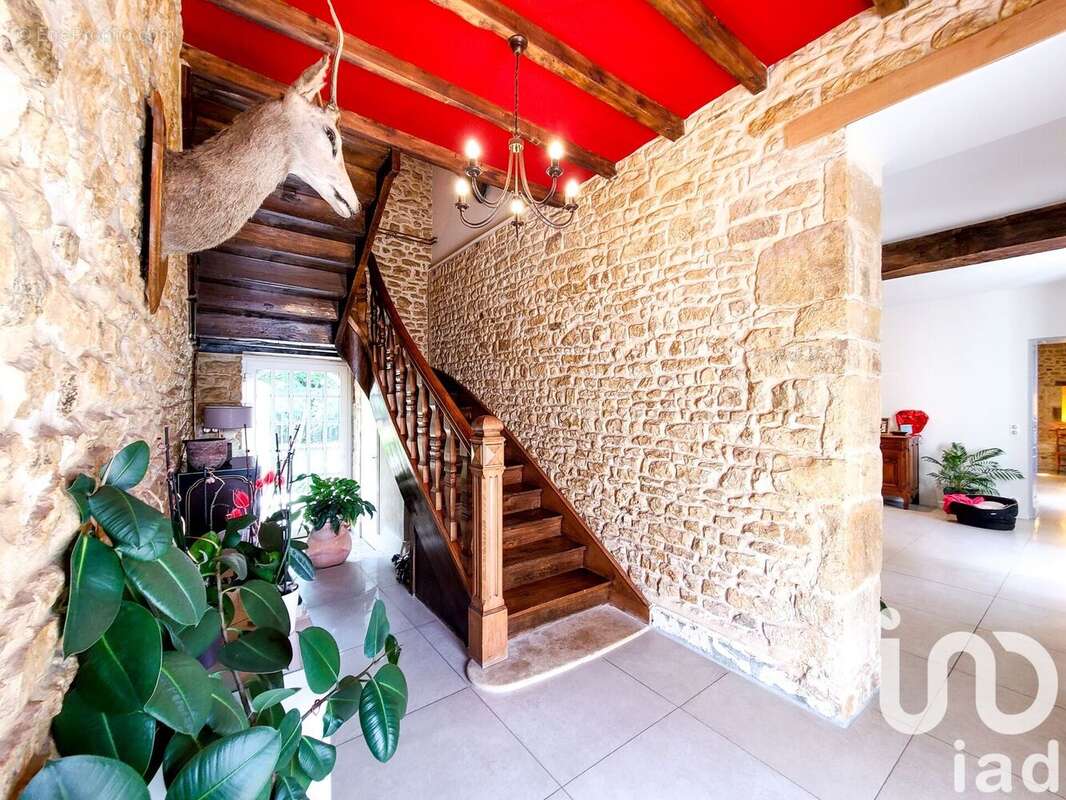 Maison 284 m² à Vieux-Ruffec  - photo 5