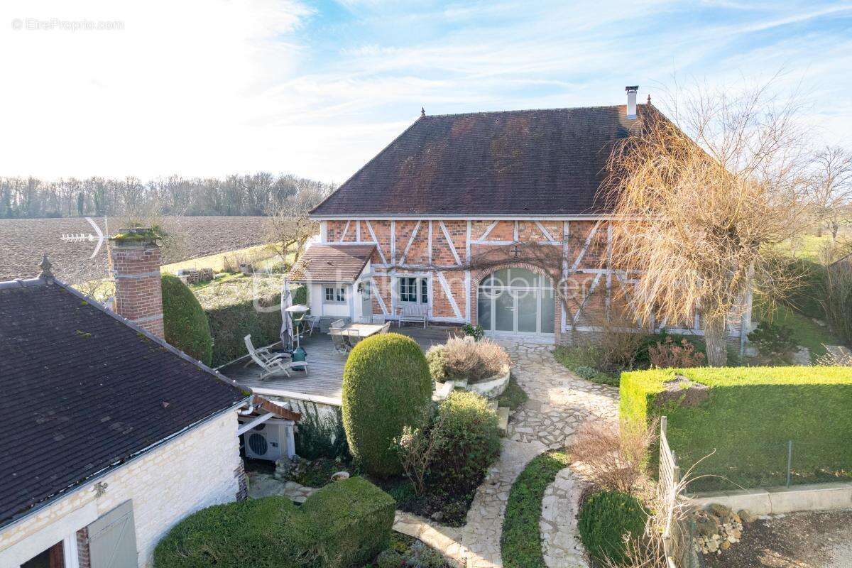 Maison à ERVY-LE-CHATEL