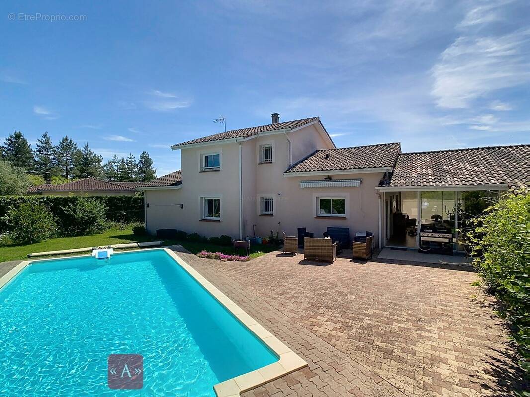 Maison à SAINT-SULPICE