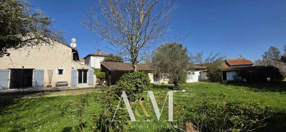 Maison à SAINT-AMANT-DE-BOIXE