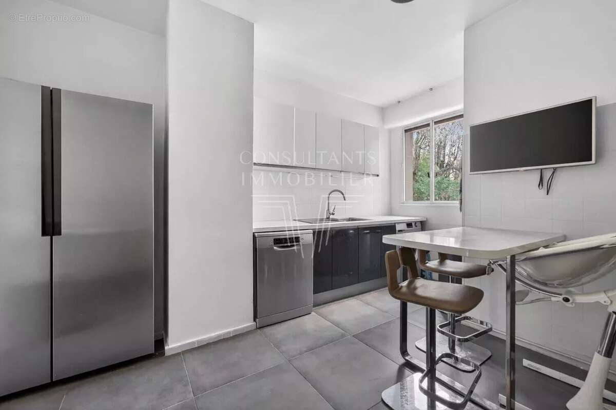 Appartement à NEUILLY-SUR-SEINE