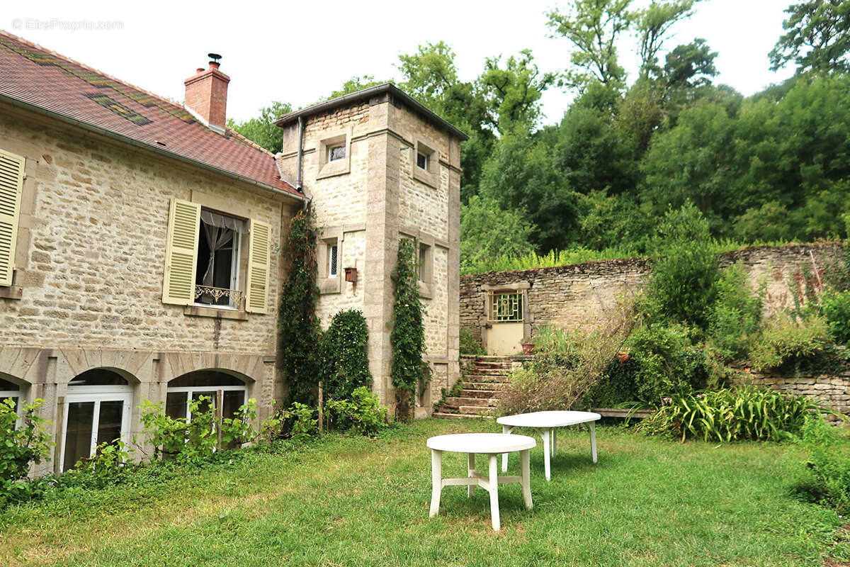 Maison à SOMBERNON