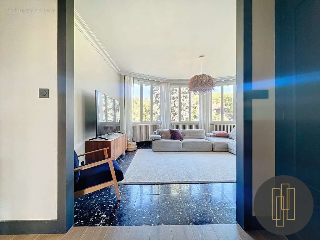 Maison à NEUVILLE-SUR-SAONE