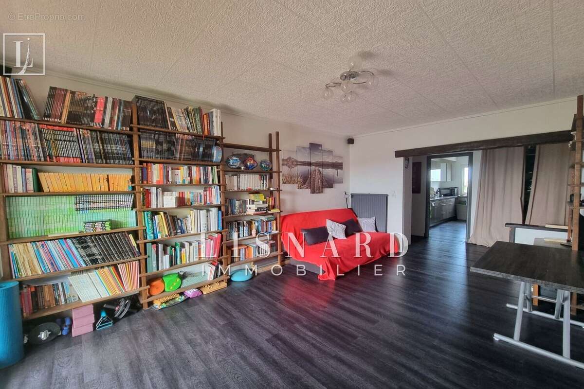 Appartement à VALLAURIS