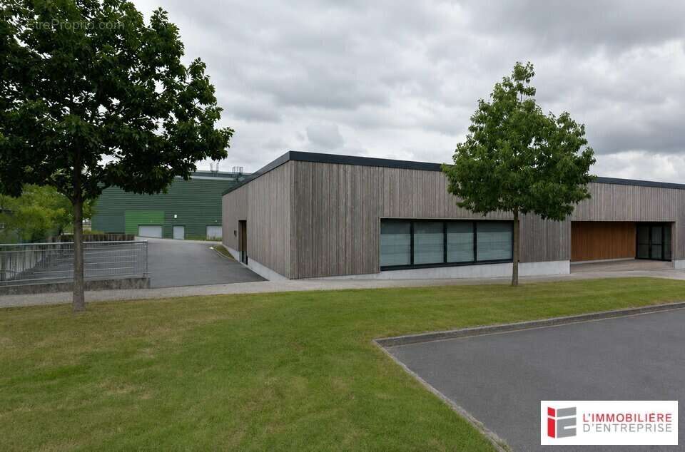 Local commercial a vendre - photo 3