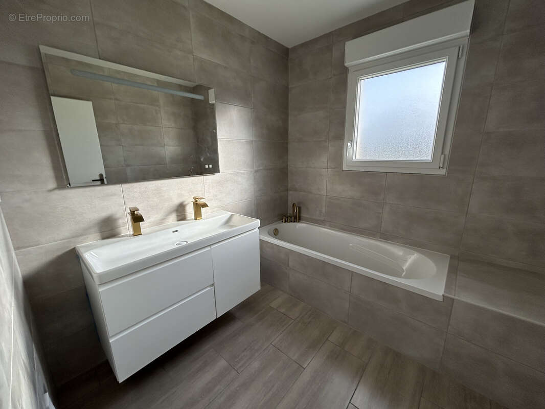 Maison à BREVIANDES