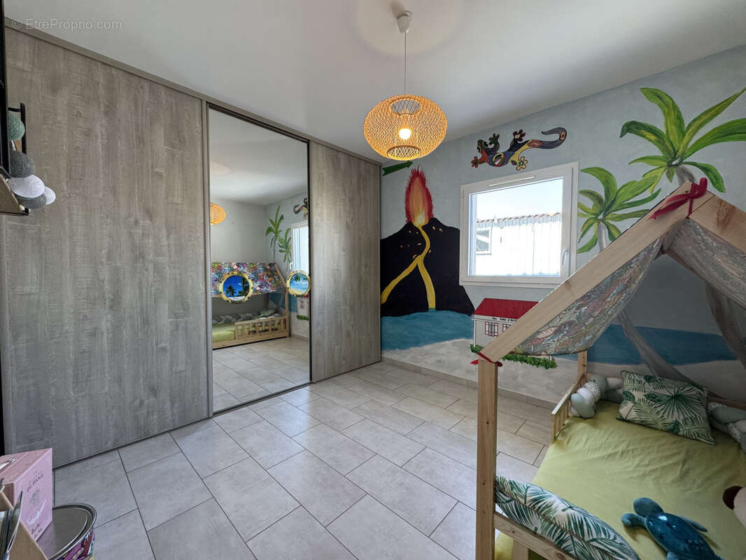 Maison à MONTBOUCHER-SUR-JABRON