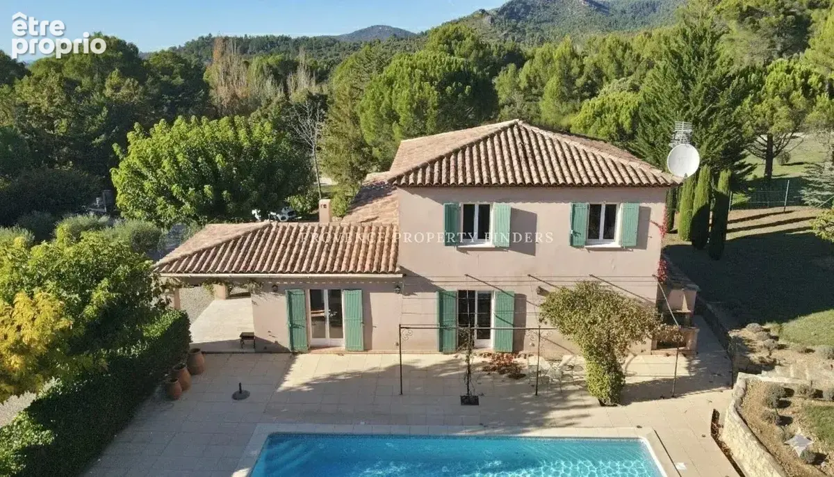 Tourtour, une villa des plus charmantes et prête à vous accueillir. - photo 9