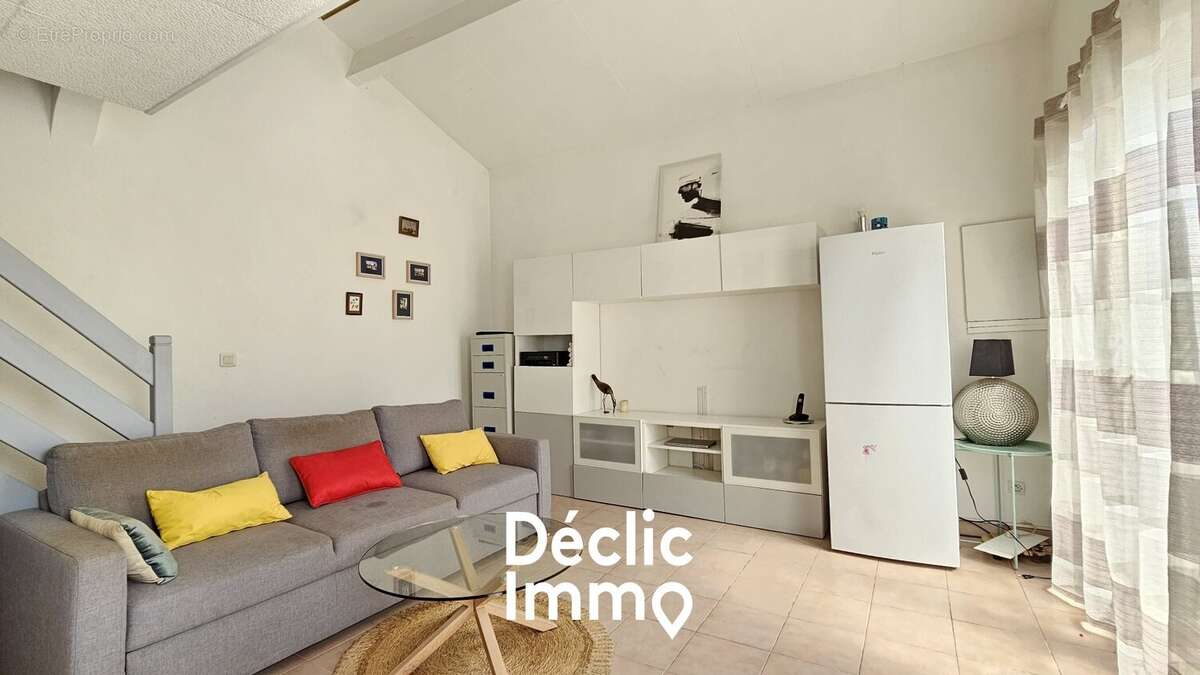 Maison à VIC-LA-GARDIOLE