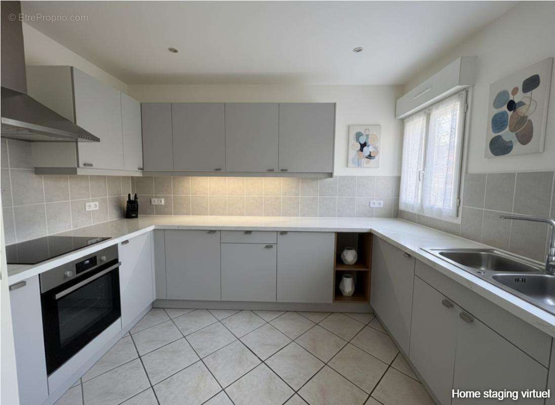 Appartement à BEAUZELLE