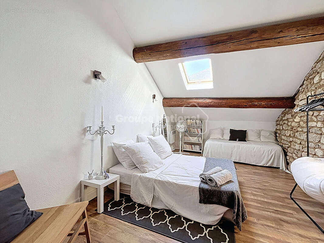 Maison à LA BAUME-DE-TRANSIT