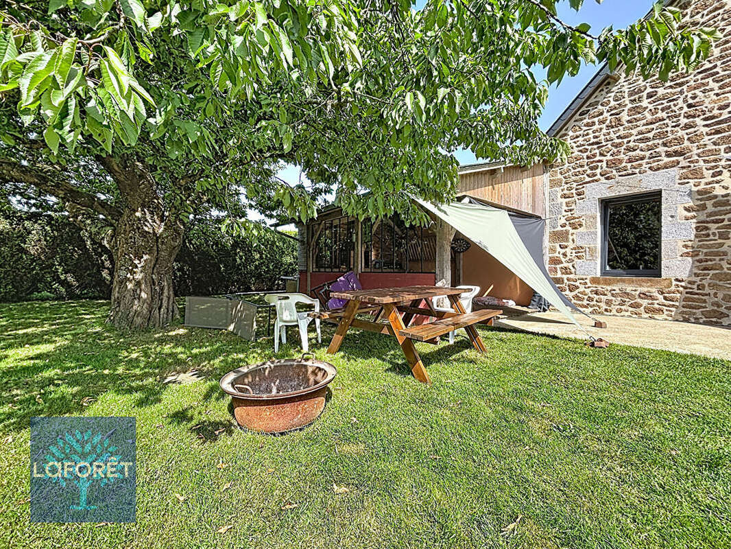 Maison à LA CHAPELLE-JANSON