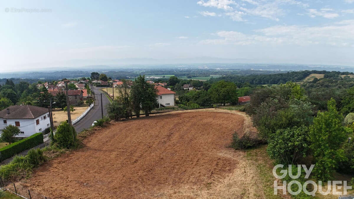 Terrain à ARTHEZ-DE-BEARN