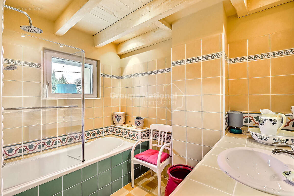 Maison à SAINT-ETIENNE-DU-GRES