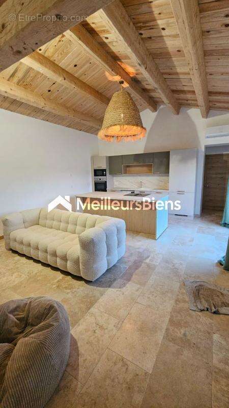 Maison à ROQUEBRUNE-SUR-ARGENS