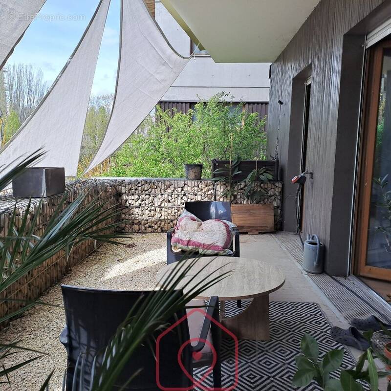 Appartement à L'ILE-SAINT-DENIS