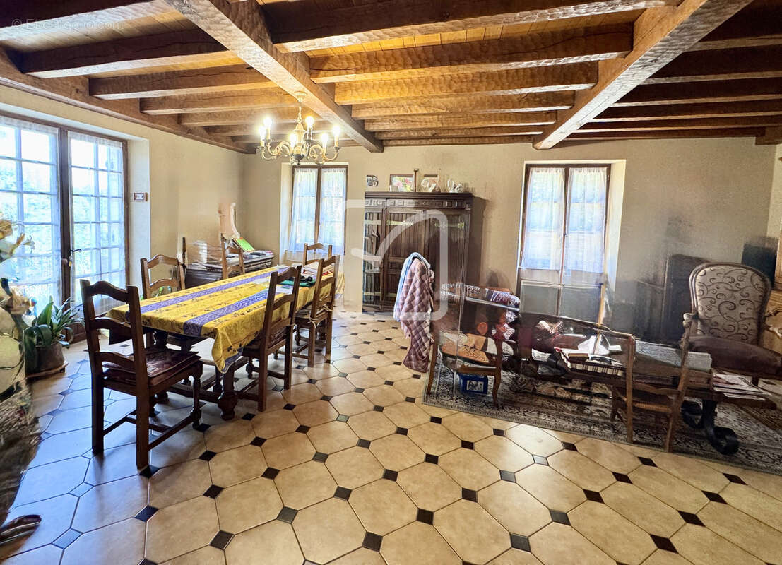 Maison à CARSAC-AILLAC