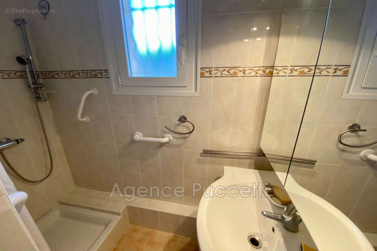 Appartement à VENCE